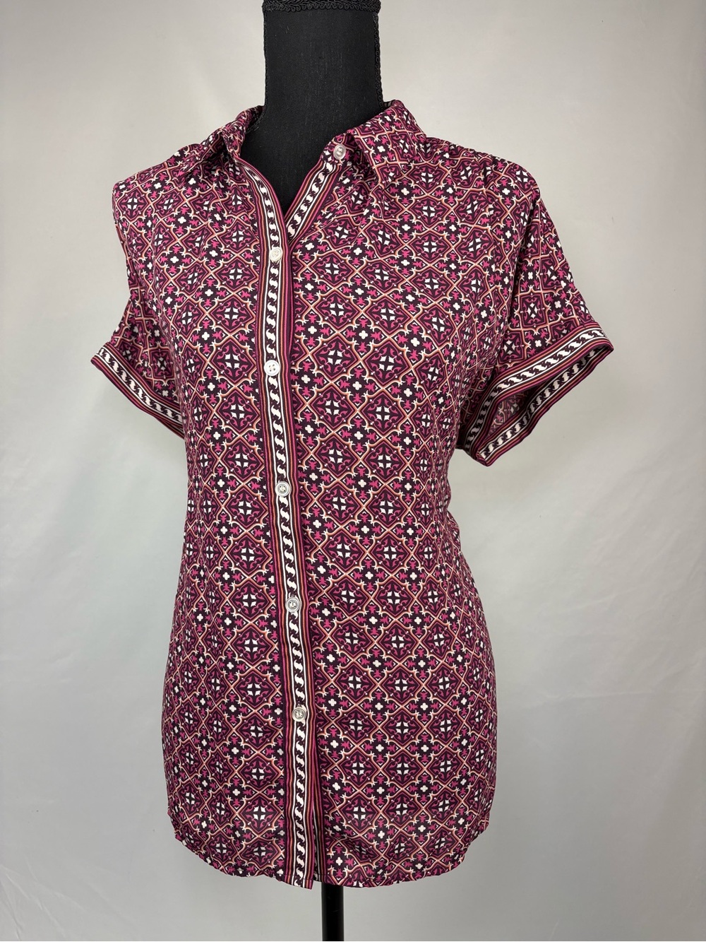Blouse Button Front Shirt Short Sleeve- Burgundy Geo Print